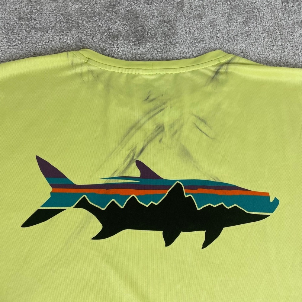 Patagonia Fishing Shirt Mens Large Graphic Tech Fish Tee UPF 50 Quick Dry